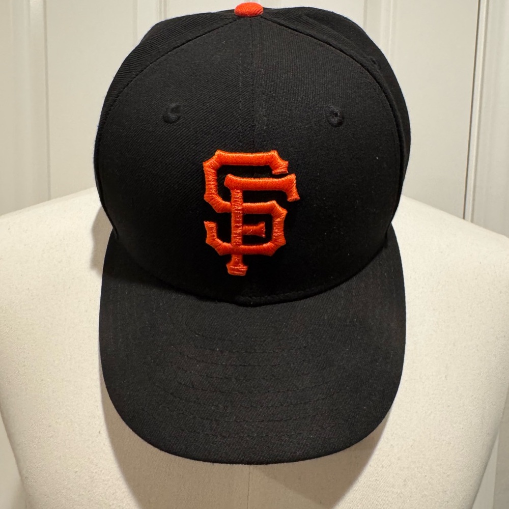 Black SF Giants 2002 World Series Cap.